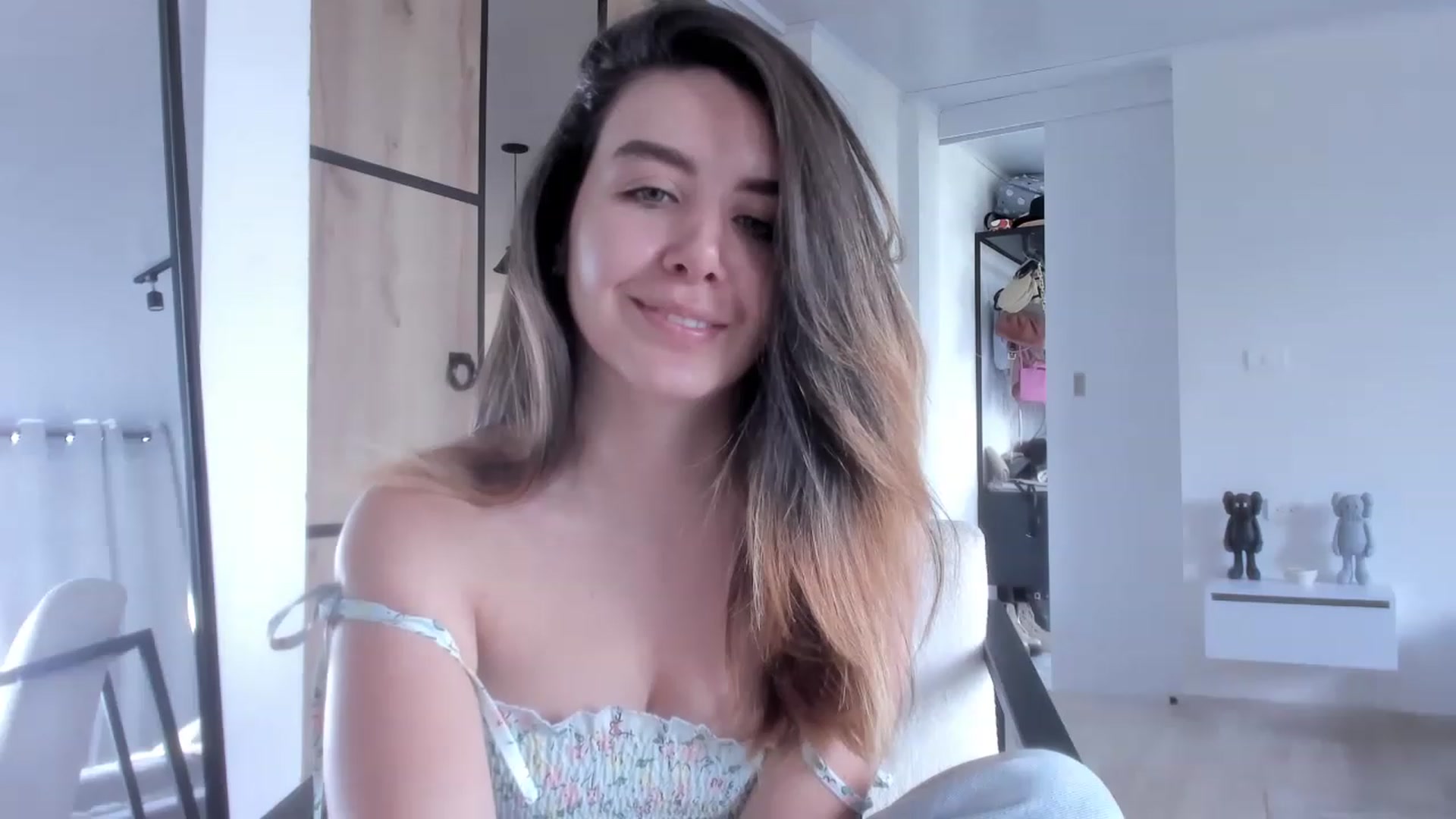 Gallery image thumbnail from LauraVega's myfreecams stream on, 12/22/2022, 17:04 image 16 of 20