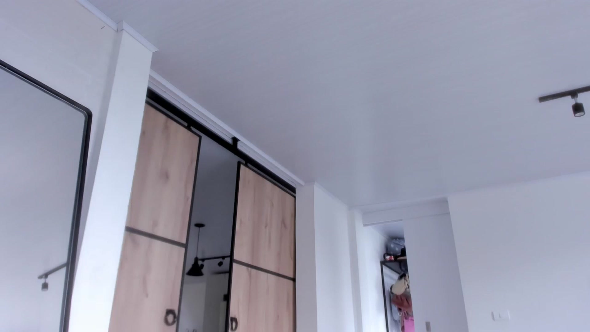 Gallery image thumbnail from LauraVega's myfreecams stream on, 12/22/2022, 17:04 image 6 of 20