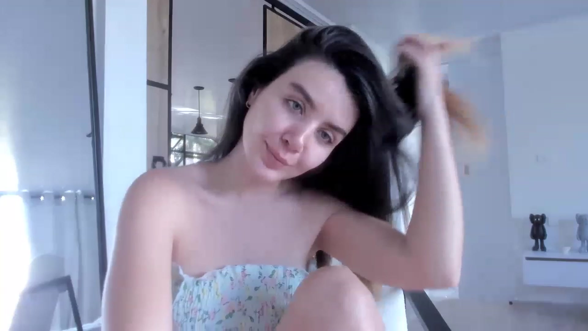 Gallery image thumbnail from LauraVega's myfreecams stream on, 12/22/2022, 20:09 image 7 of 20