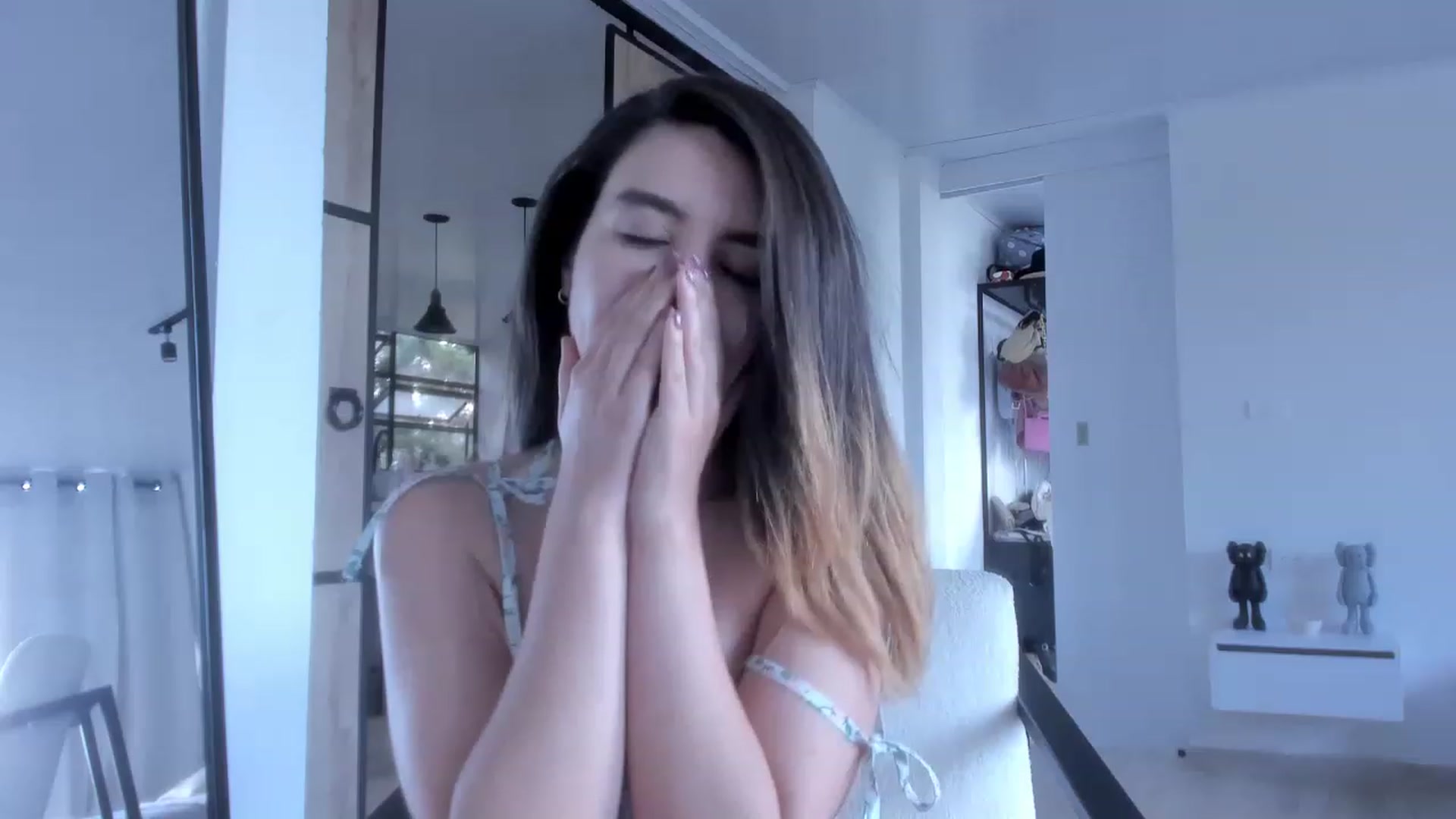 Gallery image thumbnail from LauraVega's myfreecams stream on, 12/22/2022, 20:57 image 9 of 20