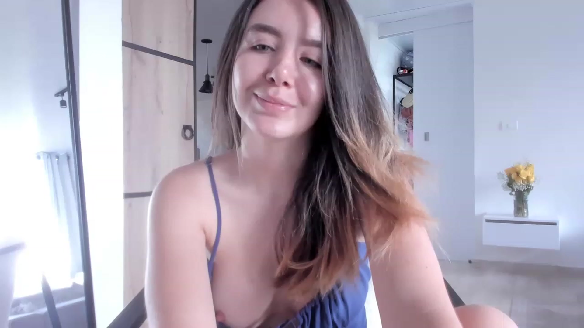 Gallery image thumbnail from LauraVega's myfreecams stream on, 12/23/2022, 16:06 image 10 of 20