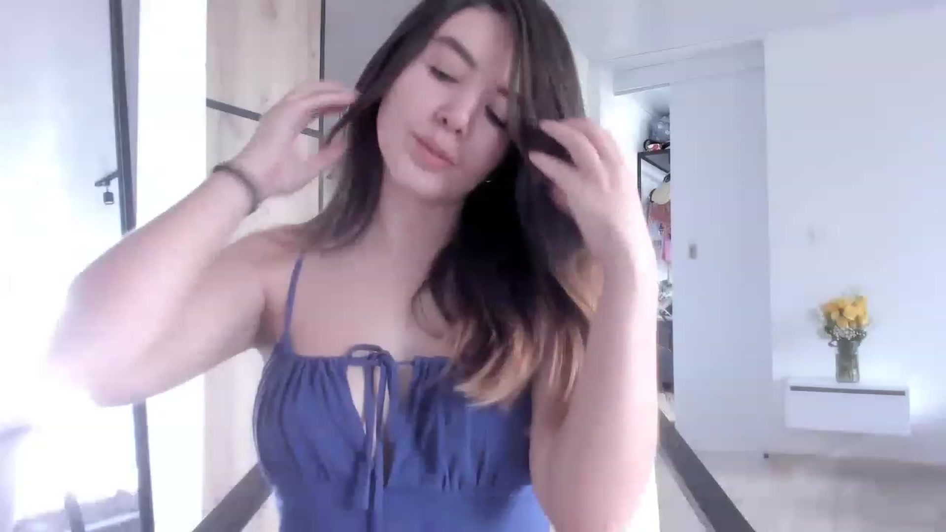 Gallery image thumbnail from LauraVega's myfreecams stream on, 12/23/2022, 16:06 image 16 of 20