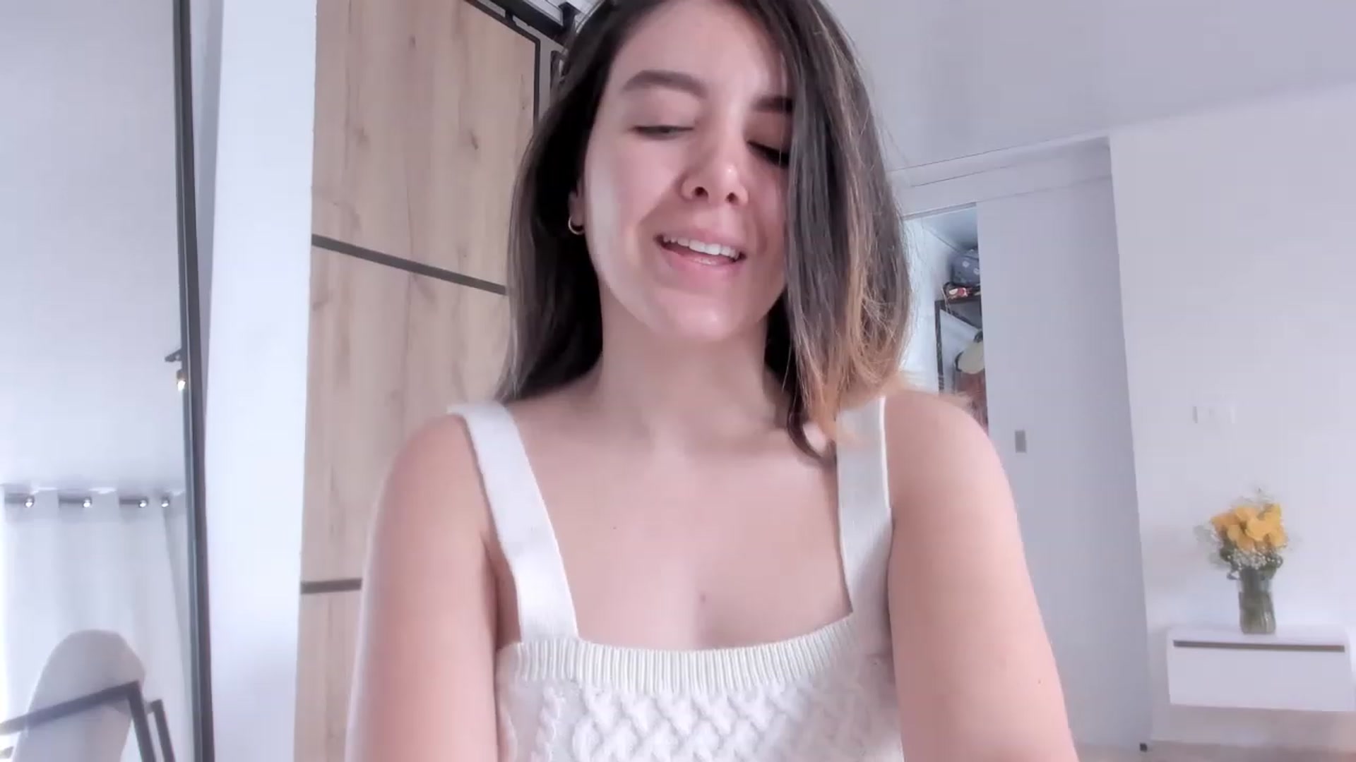Gallery image thumbnail from LauraVega's myfreecams stream on, 12/24/2022, 17:07 image 6 of 20