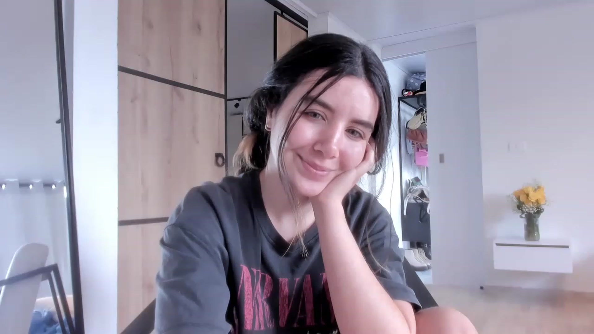 Gallery image thumbnail from LauraVega's myfreecams stream on, 12/26/2022, 16:51 image 17 of 20