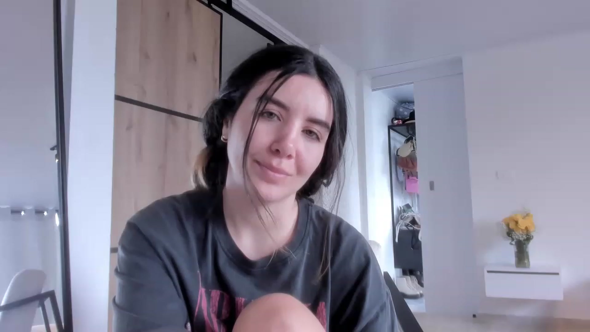 Gallery image thumbnail from LauraVega's myfreecams stream on, 12/26/2022, 16:51 image 13 of 20