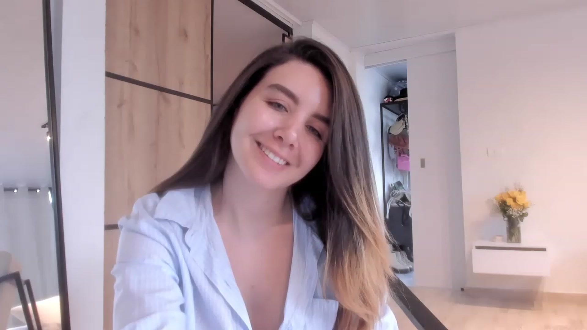 Gallery image thumbnail from LauraVega's myfreecams stream on, 12/26/2022, 23:21 image 1 of 20