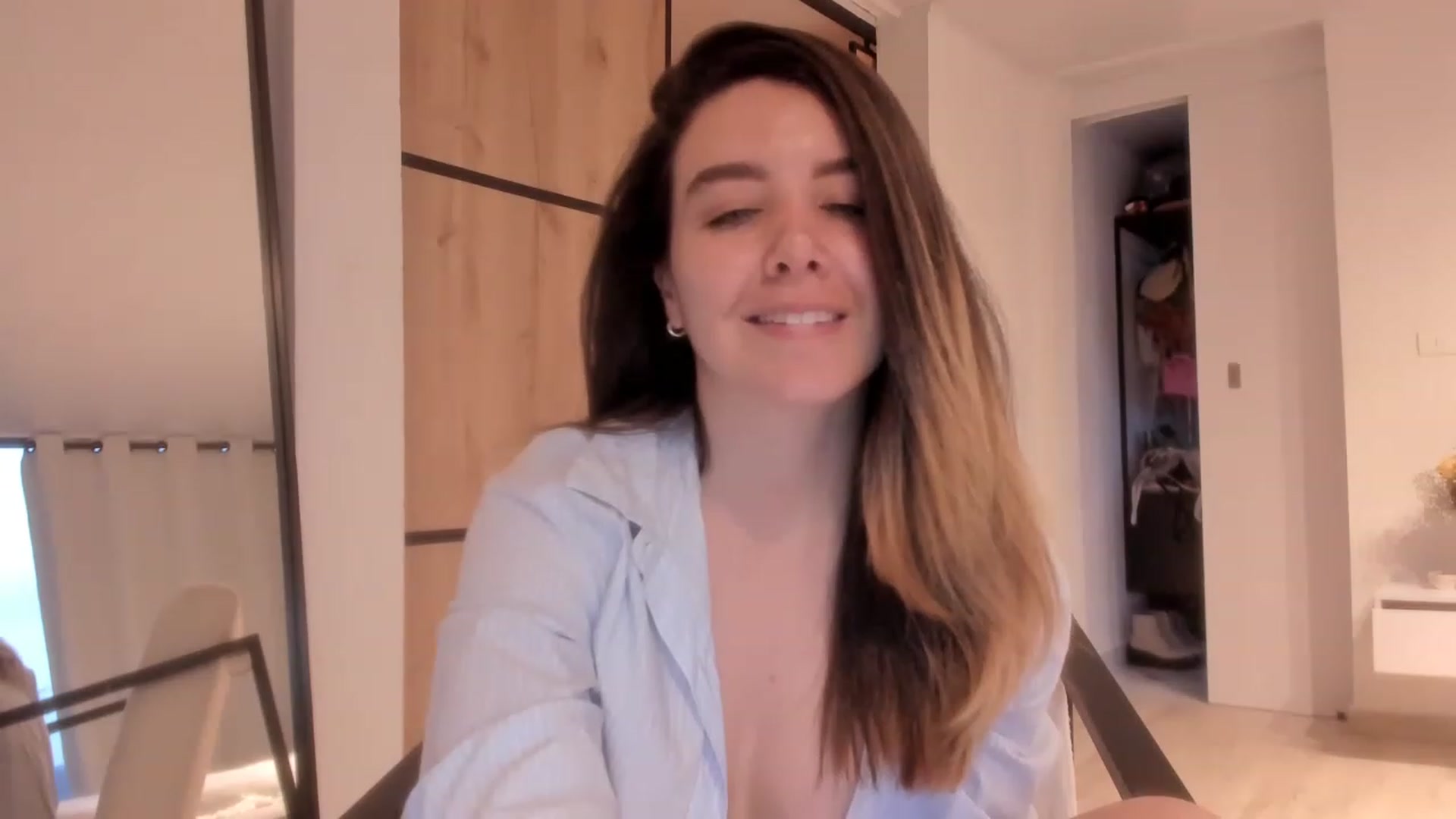 Gallery image thumbnail from LauraVega's myfreecams stream on, 12/26/2022, 23:21 image 16 of 20