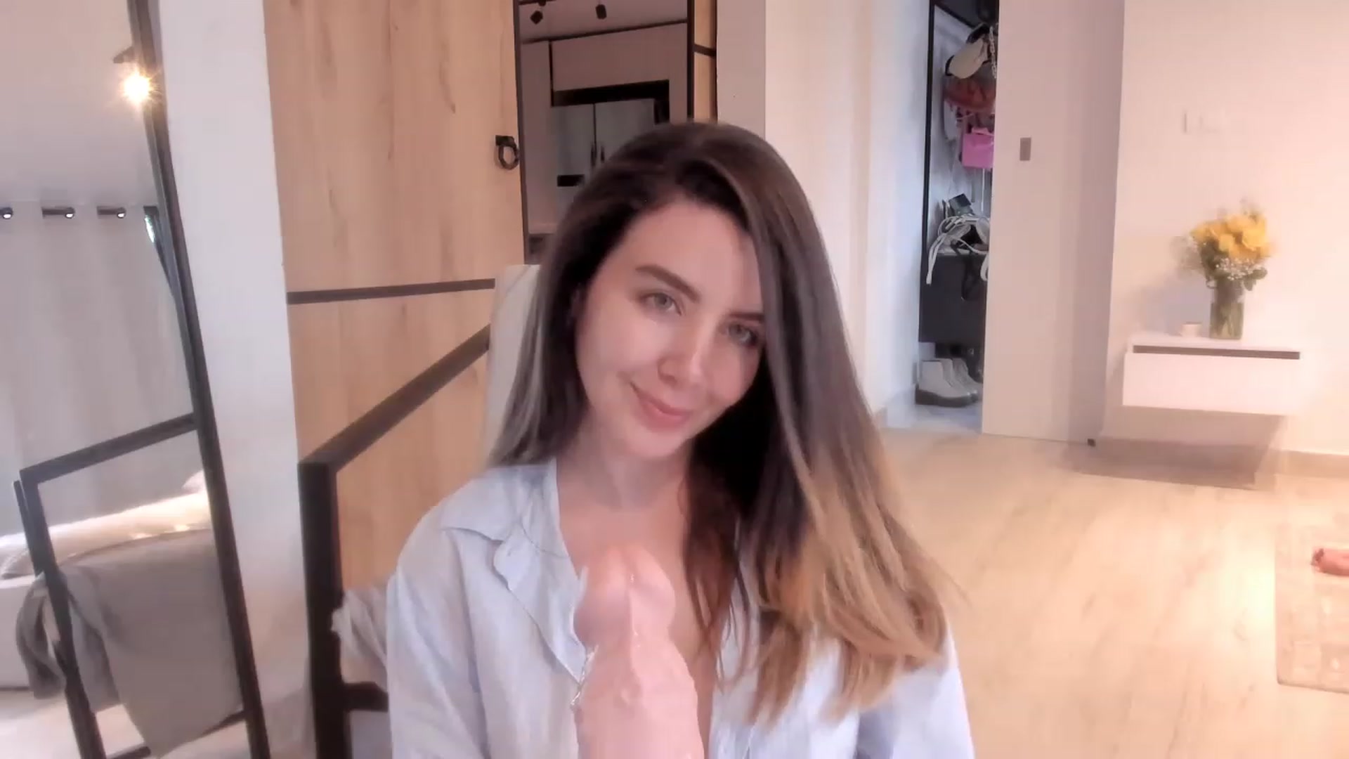 Gallery image thumbnail from LauraVega's myfreecams stream on, 12/26/2022, 23:21 image 8 of 20