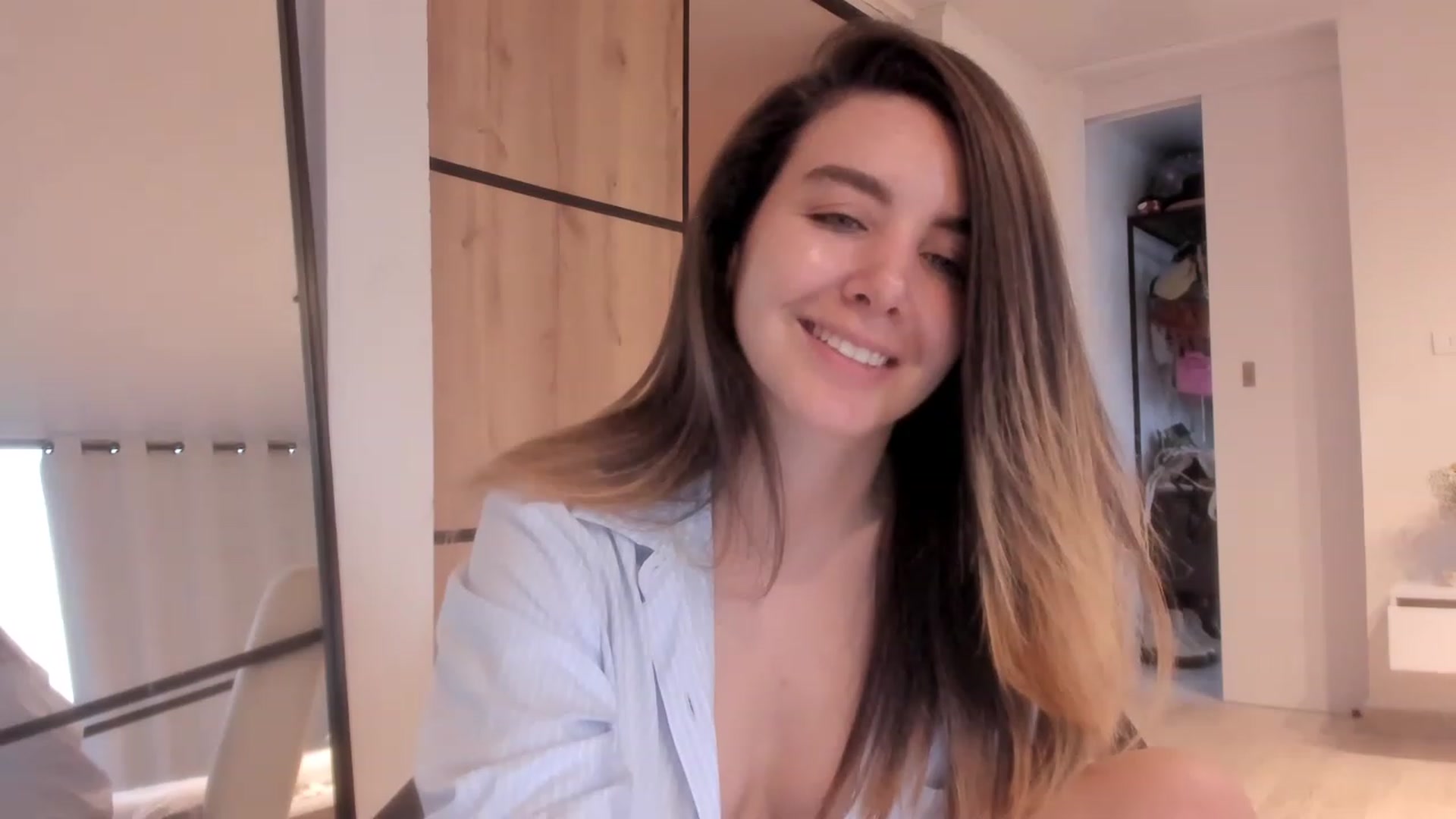 Gallery image thumbnail from LauraVega's myfreecams stream on, 12/26/2022, 23:21 image 11 of 20