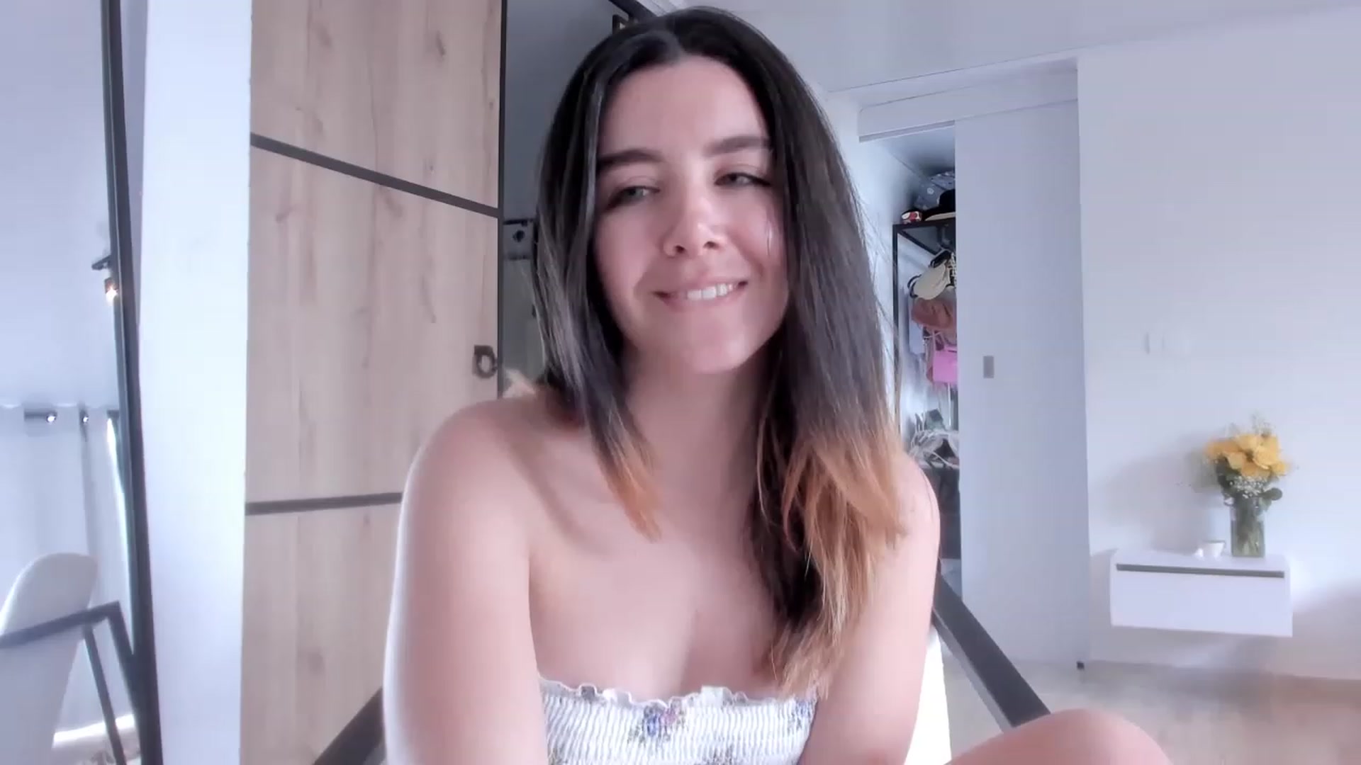 Gallery image thumbnail from LauraVega's myfreecams stream on, 12/29/2022, 16:31 image 9 of 20
