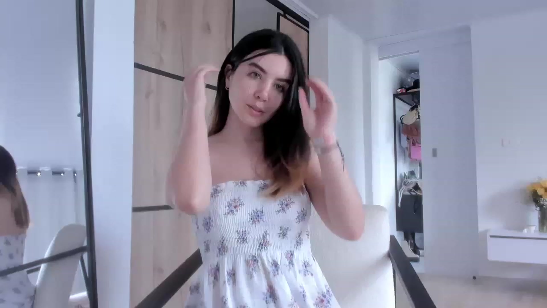 Gallery image thumbnail from LauraVega's myfreecams stream on, 12/29/2022, 16:31 image 18 of 20
