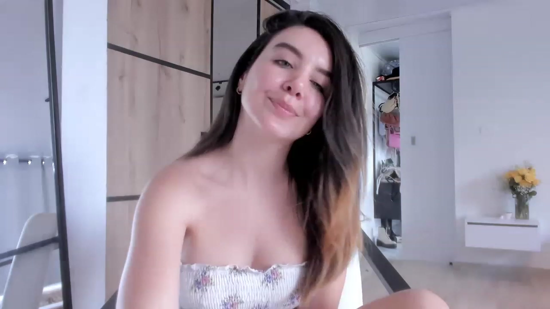 Gallery image thumbnail from LauraVega's myfreecams stream on, 12/29/2022, 18:02 image 16 of 20