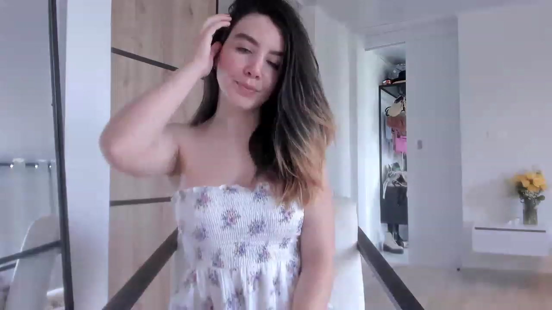 Gallery image thumbnail from LauraVega's myfreecams stream on, 12/29/2022, 18:02 image 19 of 20