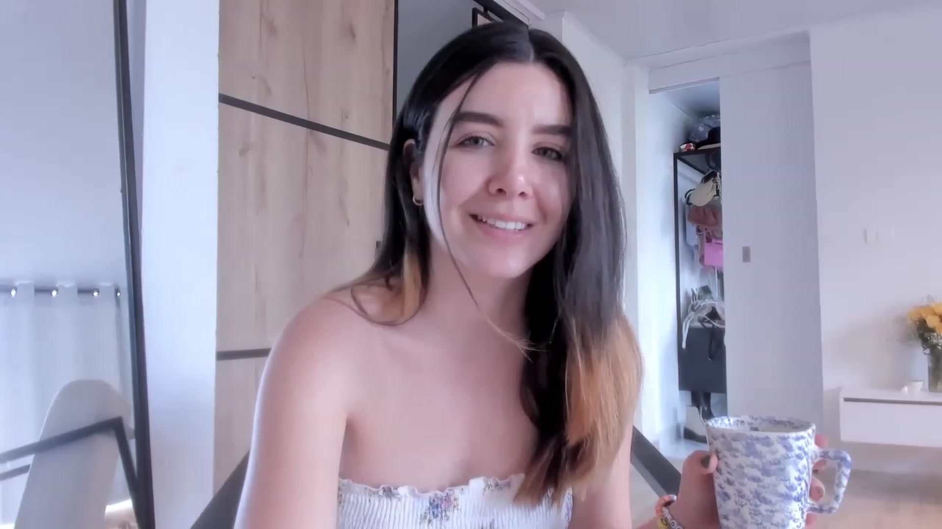 Gallery image thumbnail from LauraVega's myfreecams stream on, 12/29/2022, 22:07 image 1 of 20