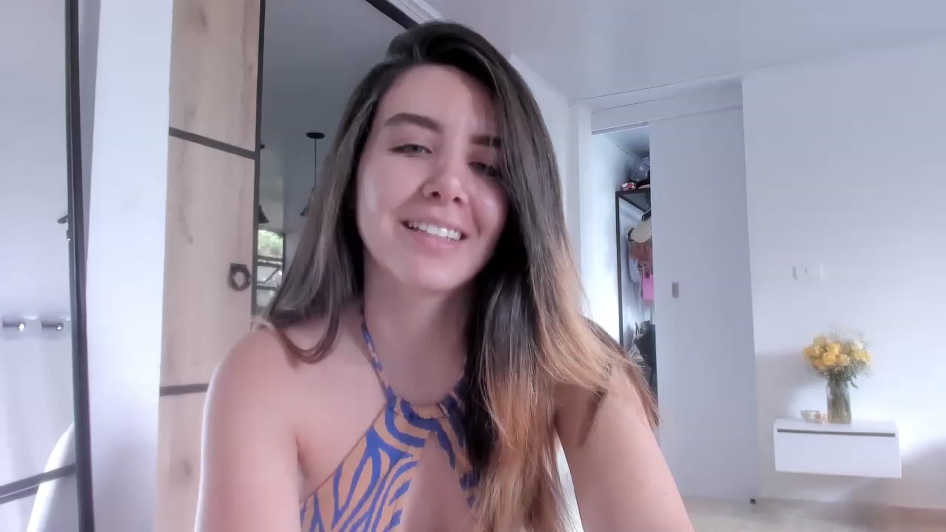 Gallery image thumbnail from LauraVega's myfreecams stream on, 01/01/2023, 15:50 image 2 of 20