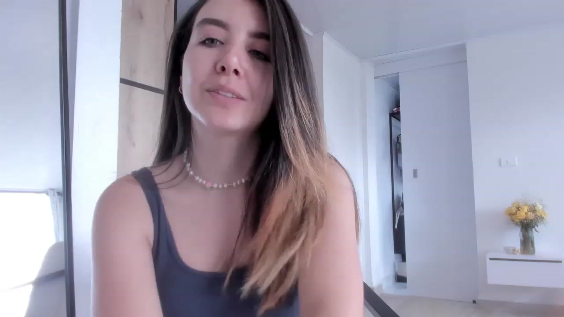 Gallery image thumbnail from LauraVega's myfreecams stream on, 01/02/2023, 14:33 image 10 of 20