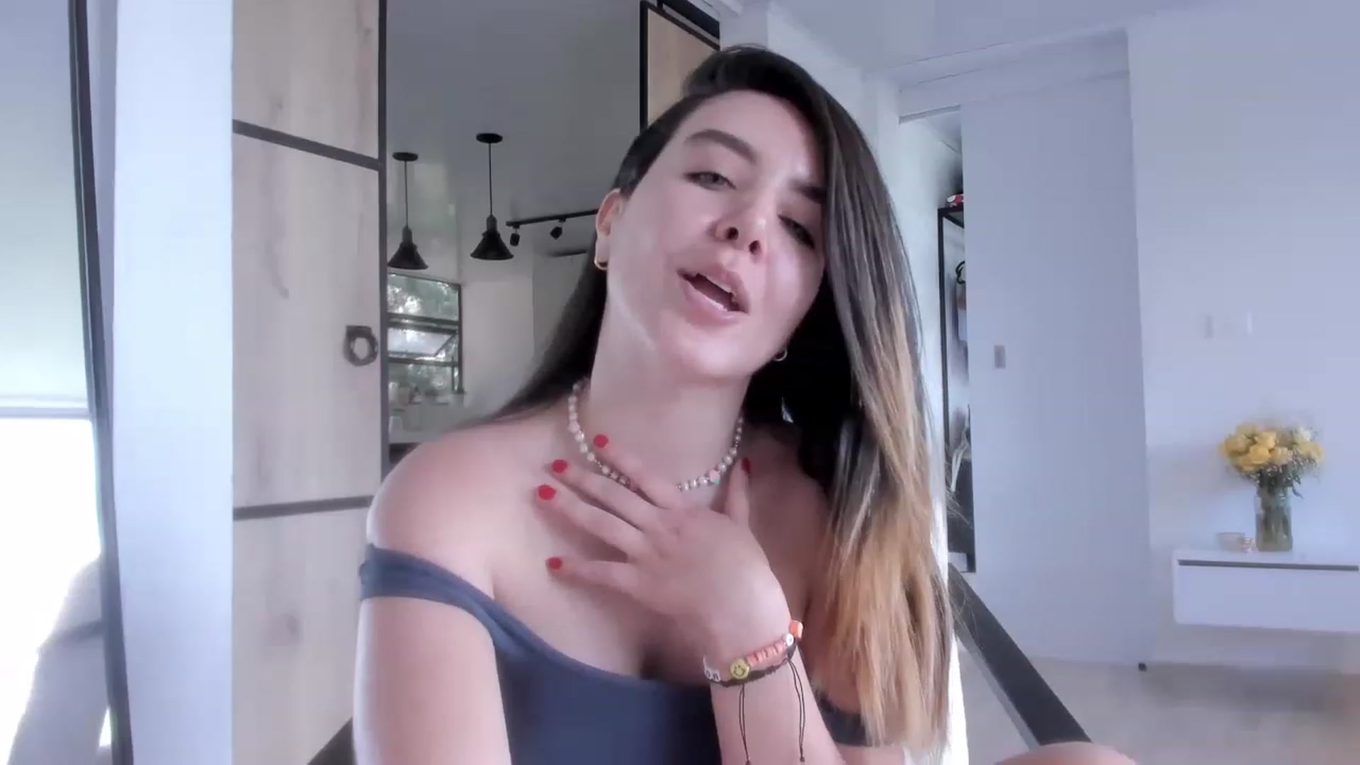 Gallery image thumbnail from LauraVega's myfreecams stream on, 01/02/2023, 17:05 image 19 of 20