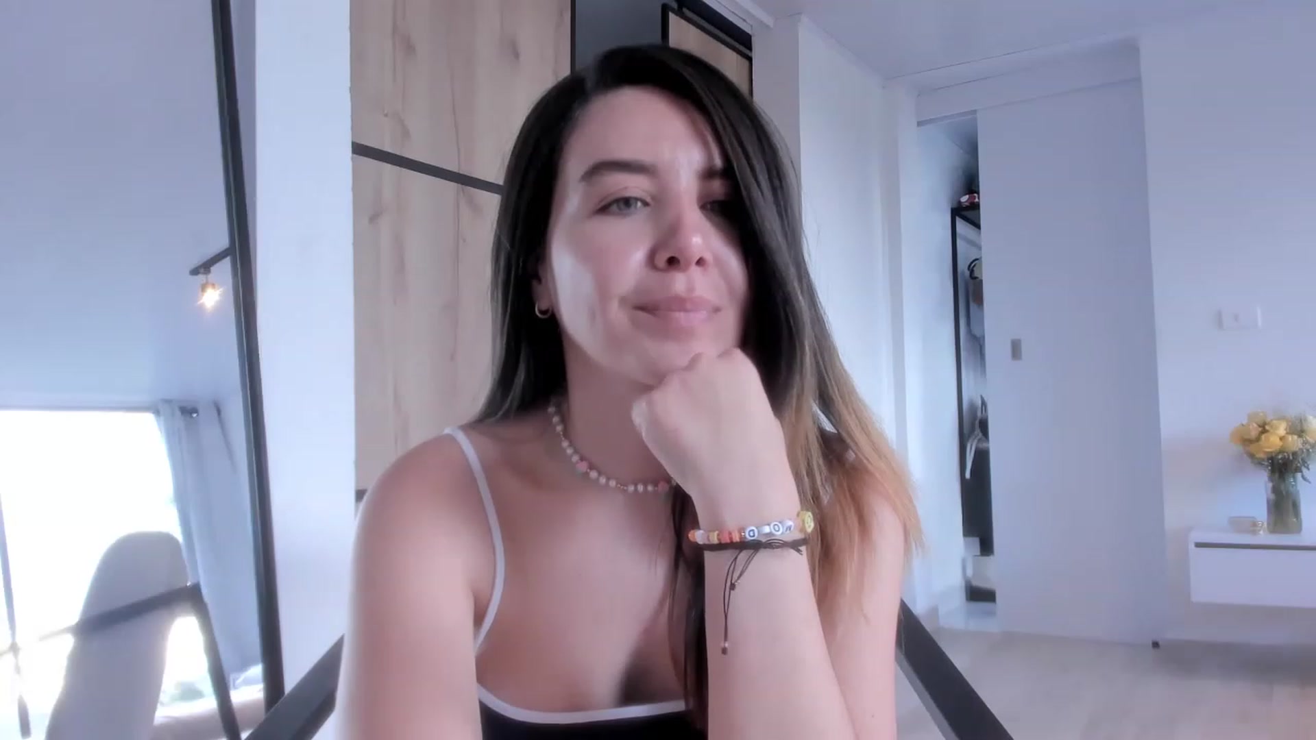 Gallery image thumbnail from LauraVega's myfreecams stream on, 01/02/2023, 20:33 image 14 of 20