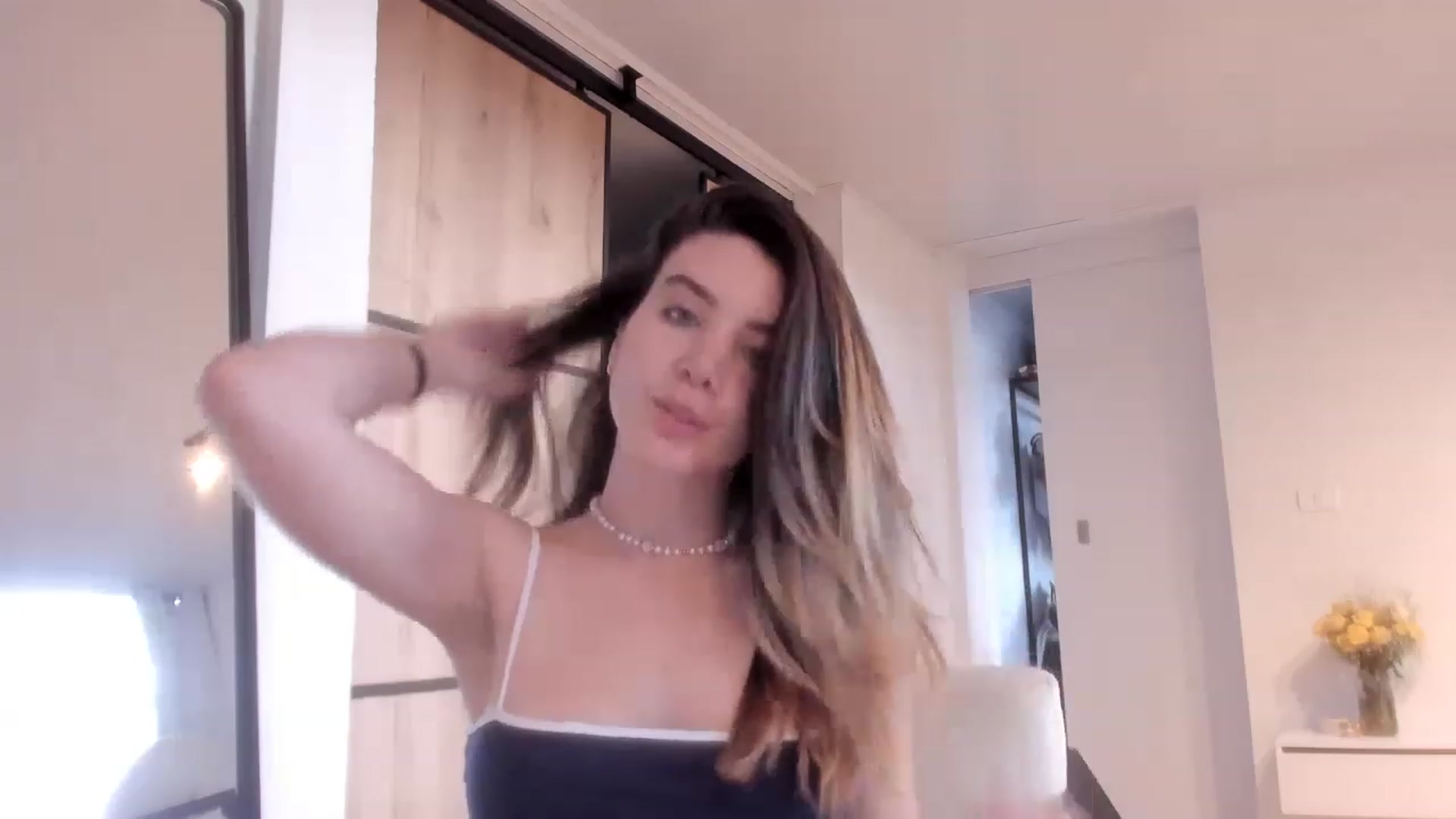 Gallery image thumbnail from LauraVega's myfreecams stream on, 01/02/2023, 23:08 image 3 of 20