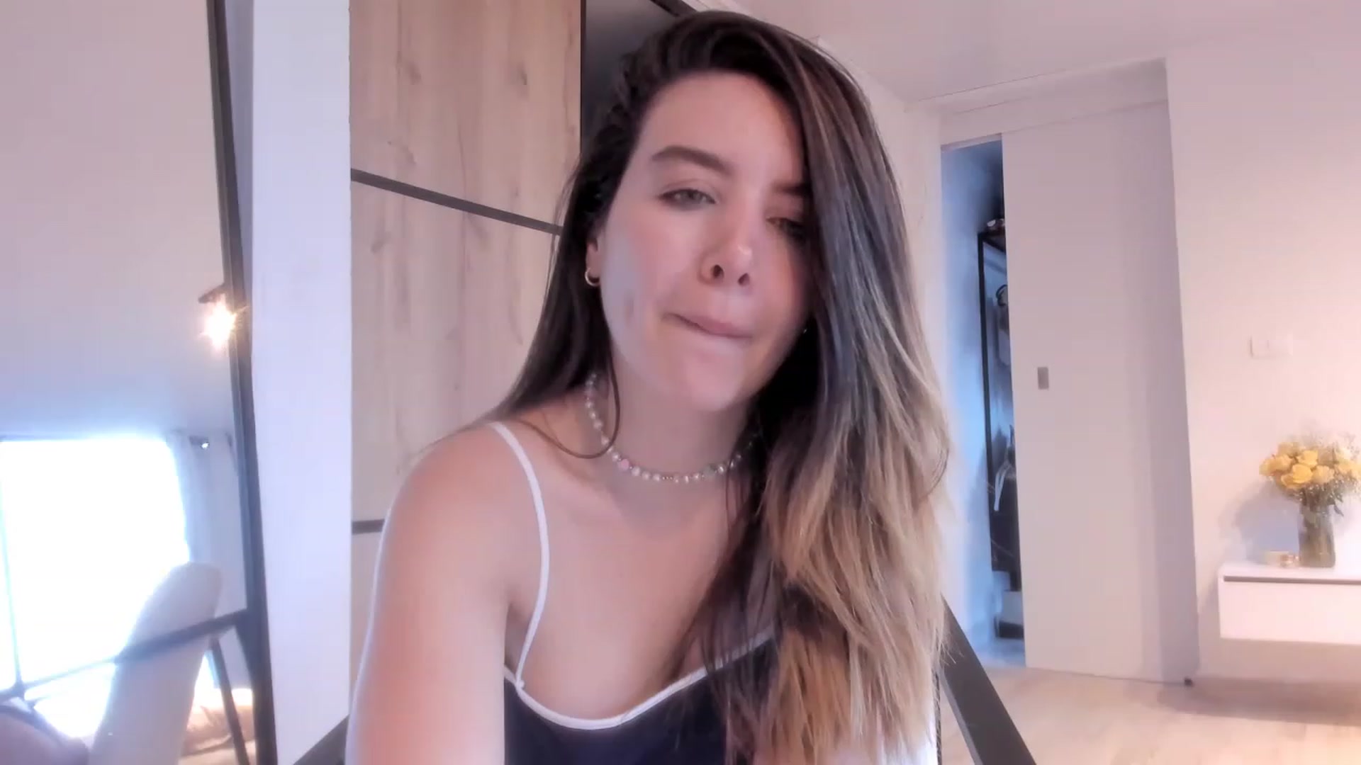 Gallery image thumbnail from LauraVega's myfreecams stream on, 01/02/2023, 23:08 image 12 of 20
