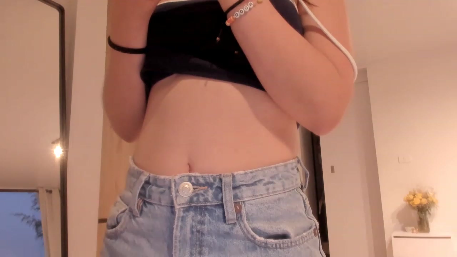 Gallery image thumbnail from LauraVega's myfreecams stream on, 01/02/2023, 23:19 image 10 of 20