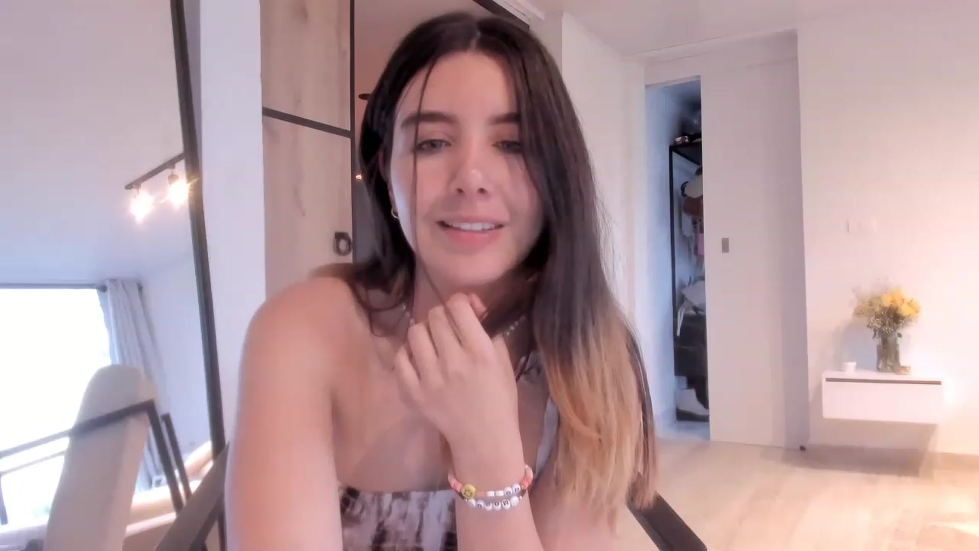 Gallery image thumbnail from LauraVega's myfreecams stream on, 01/04/2023, 01:02 image 6 of 20