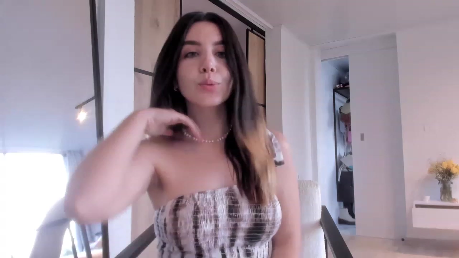 Gallery image thumbnail from LauraVega's myfreecams stream on, 01/04/2023, 01:02 image 1 of 20