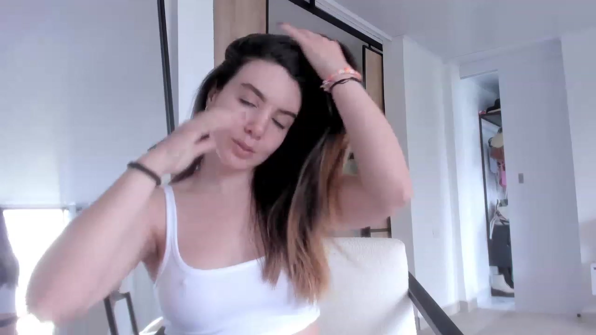 Gallery image thumbnail from LauraVega's myfreecams stream on, 01/06/2023, 15:45 image 19 of 20