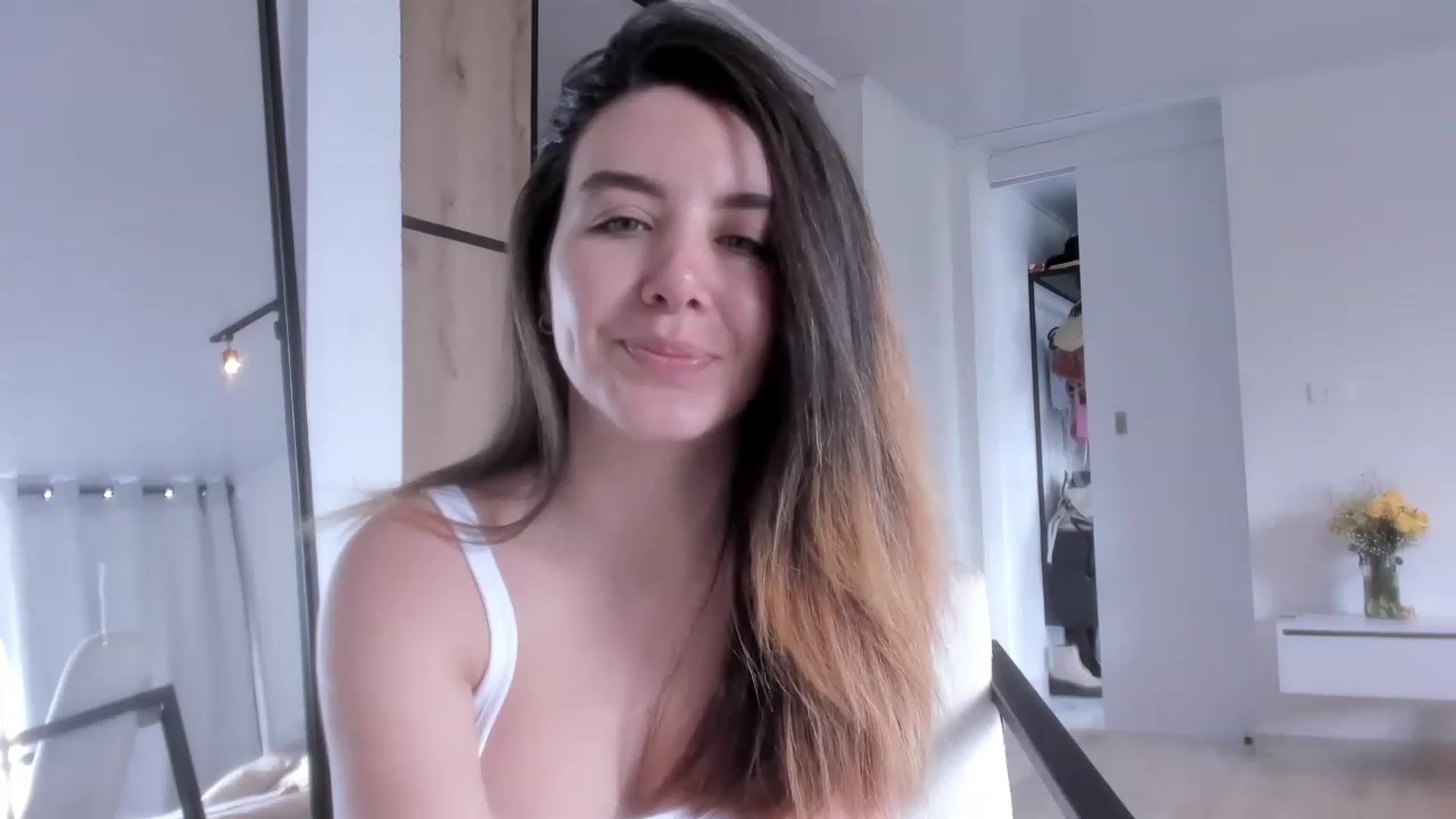 Gallery image thumbnail from LauraVega's myfreecams stream on, 01/06/2023, 15:45 image 11 of 20