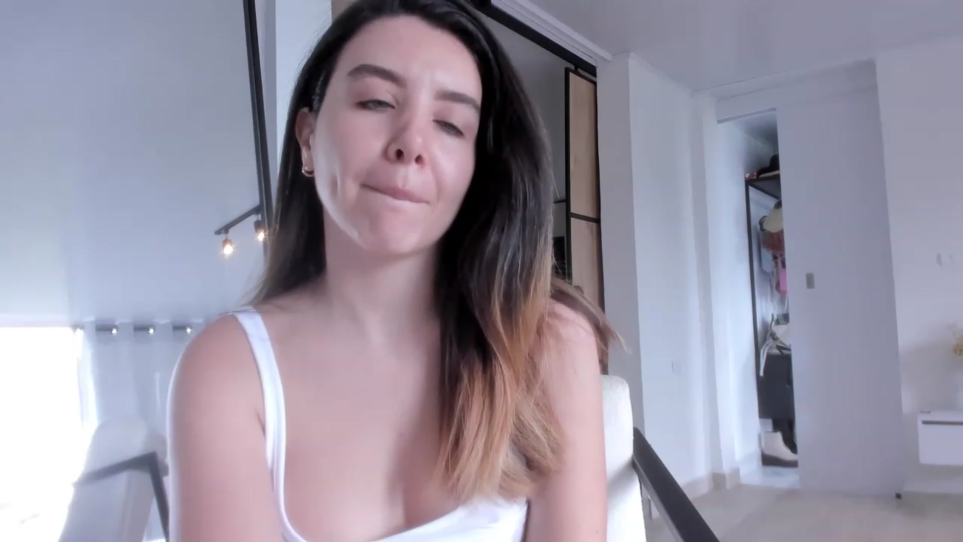 Gallery image thumbnail from LauraVega's myfreecams stream on, 01/06/2023, 15:45 image 2 of 20