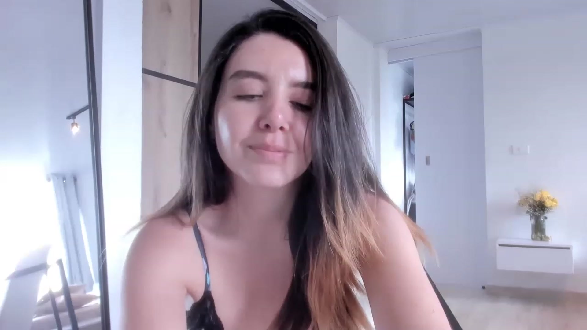 Gallery image thumbnail from LauraVega's myfreecams stream on, 01/07/2023, 16:32 image 12 of 20