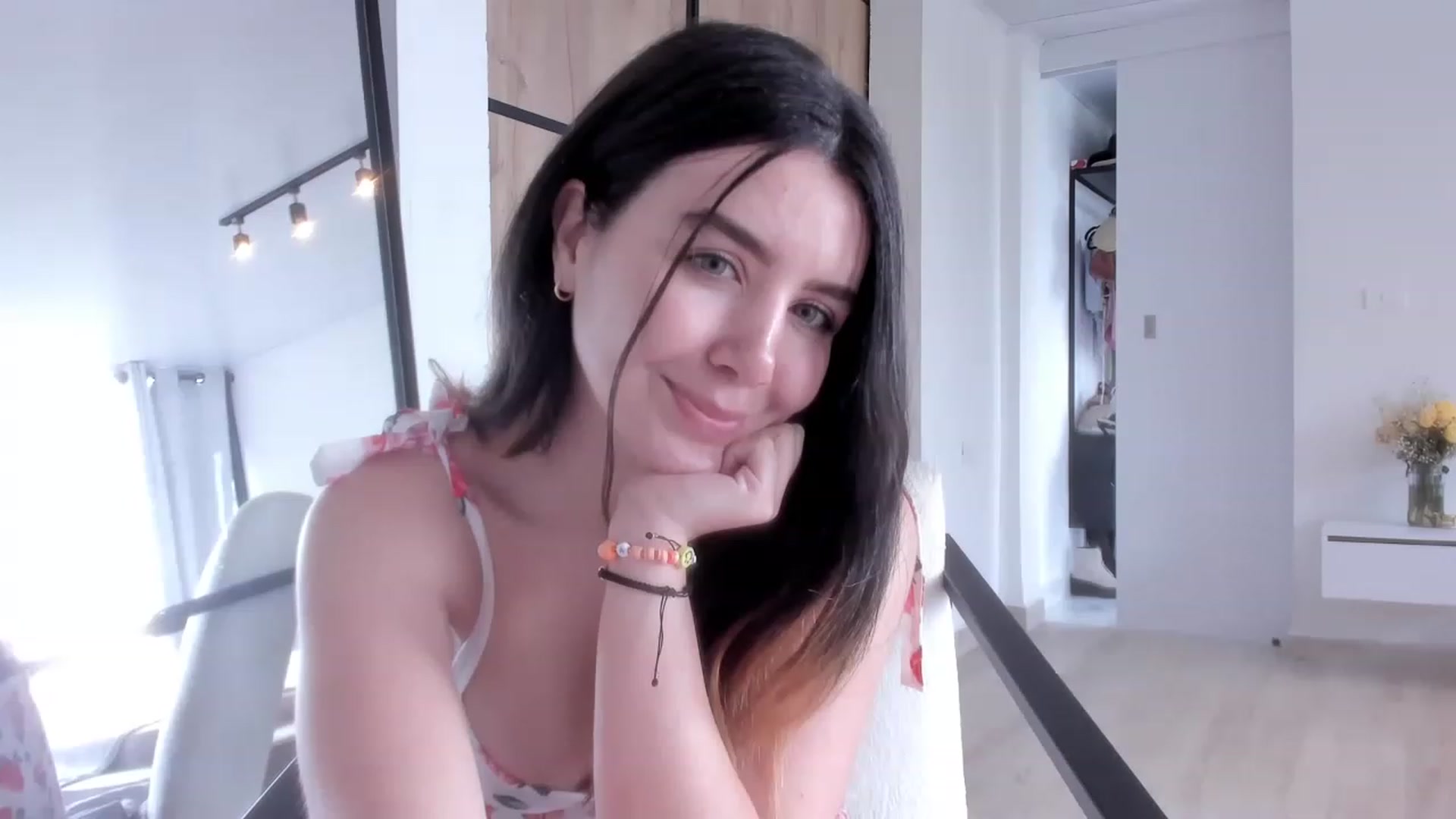 Gallery image thumbnail from LauraVega's myfreecams stream on, 01/08/2023, 16:04 image 13 of 20