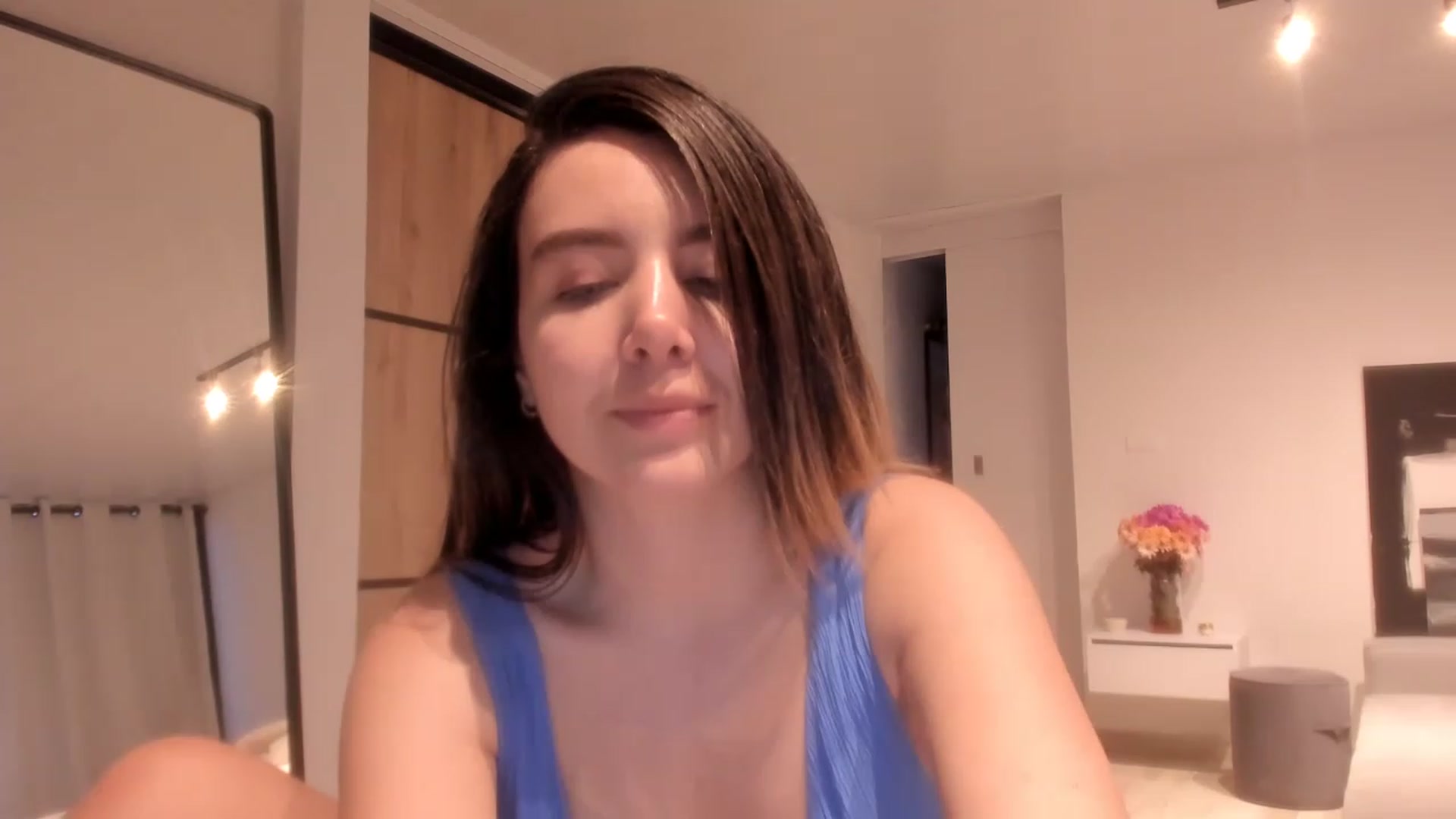 Gallery image thumbnail from LauraVega's myfreecams stream on, 01/20/2023, 24:06 image 15 of 20