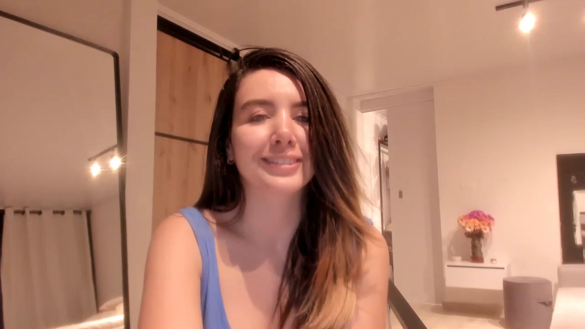 Gallery image thumbnail from LauraVega's myfreecams stream on, 01/20/2023, 24:06 image 17 of 20