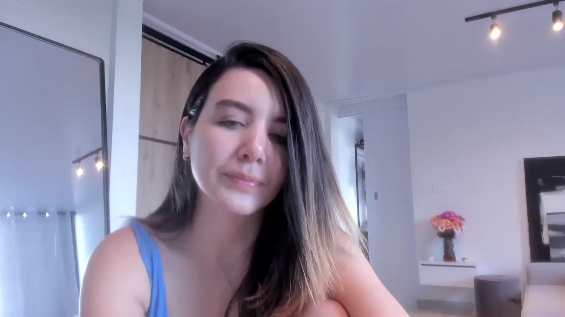Gallery image thumbnail from LauraVega's myfreecams stream on, 01/20/2023, 24:06 image 2 of 20