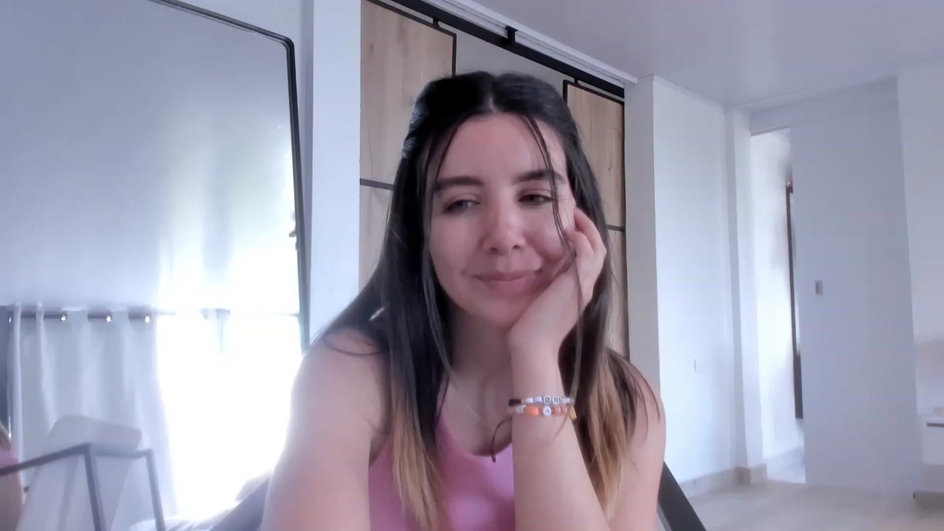 Gallery image thumbnail from LauraVega's myfreecams stream on, 01/20/2023, 17:04 image 14 of 20