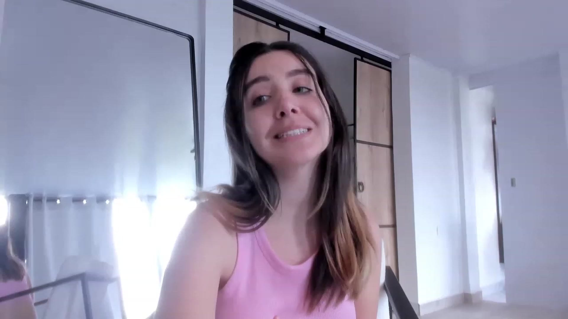 Gallery image thumbnail from LauraVega's myfreecams stream on, 01/20/2023, 17:04 image 15 of 20