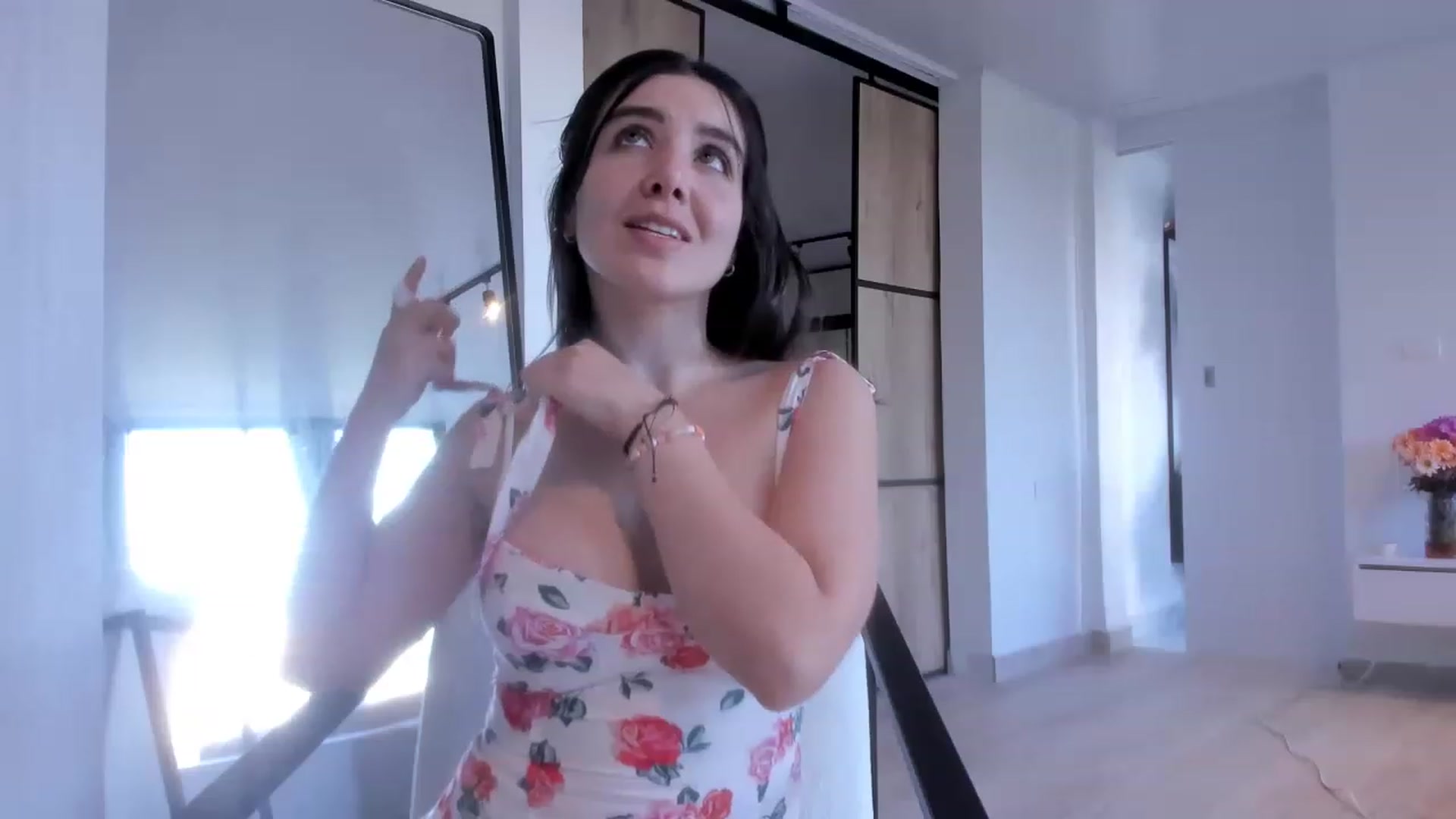Gallery image thumbnail from LauraVega's myfreecams stream on, 01/20/2023, 22:02 image 13 of 20