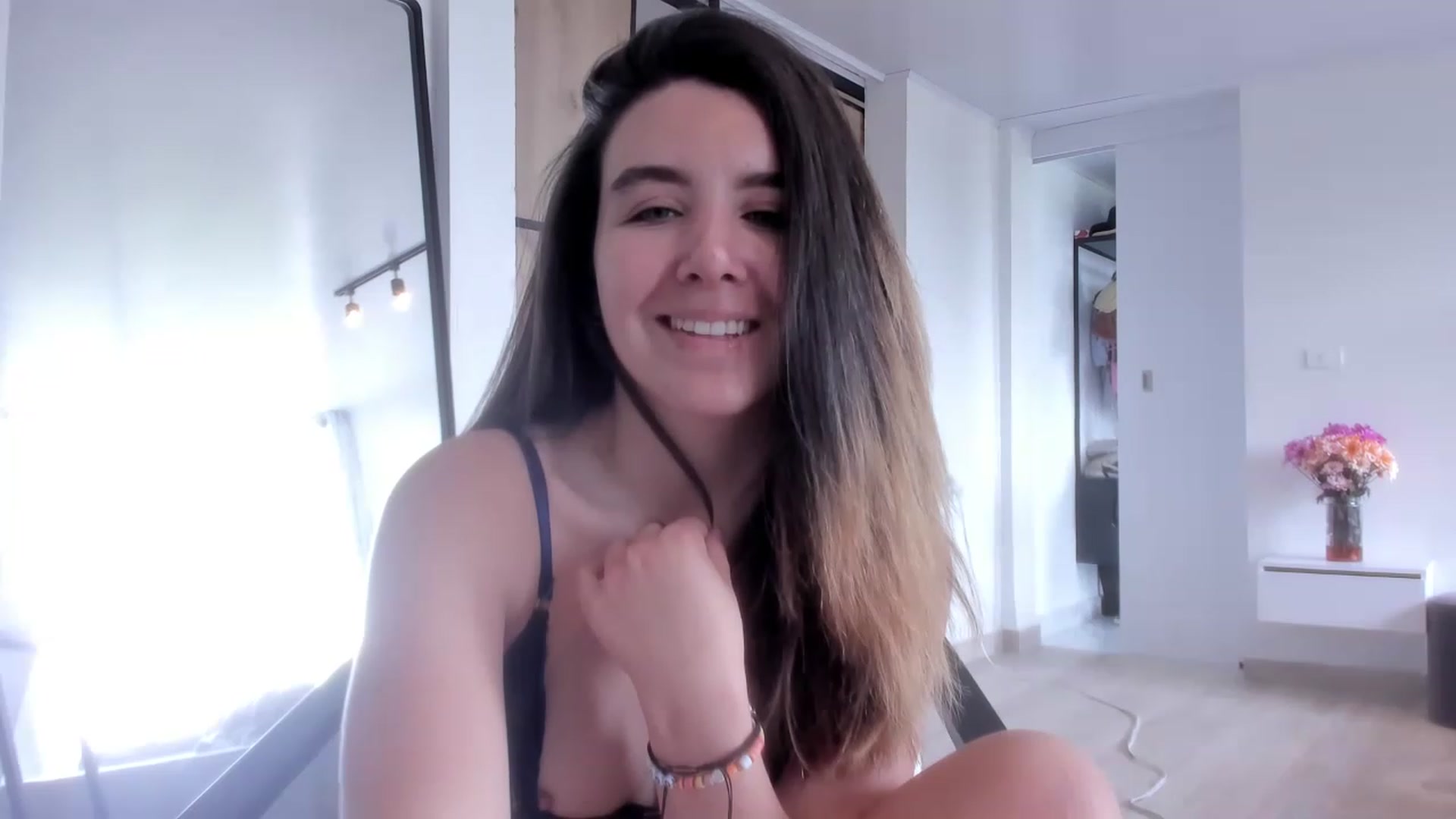 Gallery image thumbnail from LauraVega's myfreecams stream on, 01/21/2023, 17:08 image 9 of 20