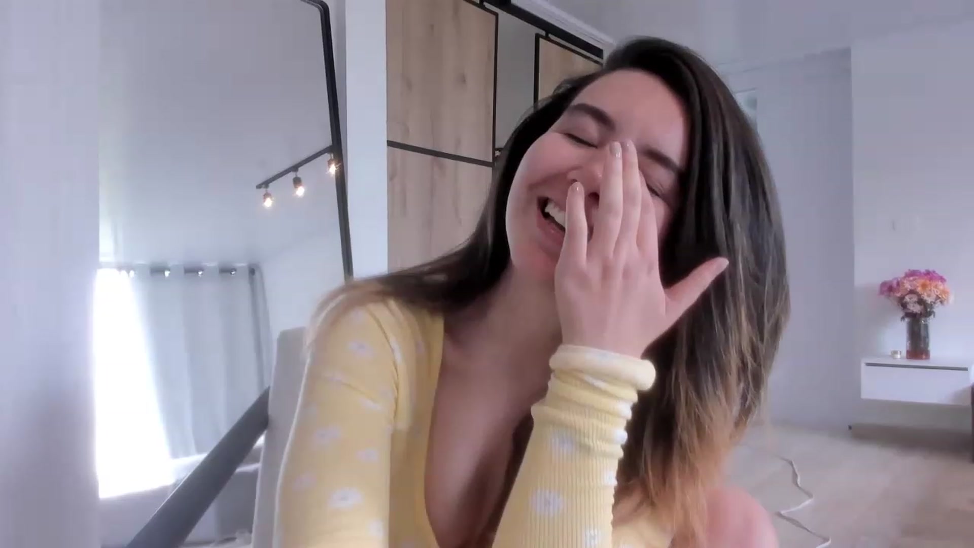 Gallery image thumbnail from LauraVega's myfreecams stream on, 01/22/2023, 17:02 image 19 of 20