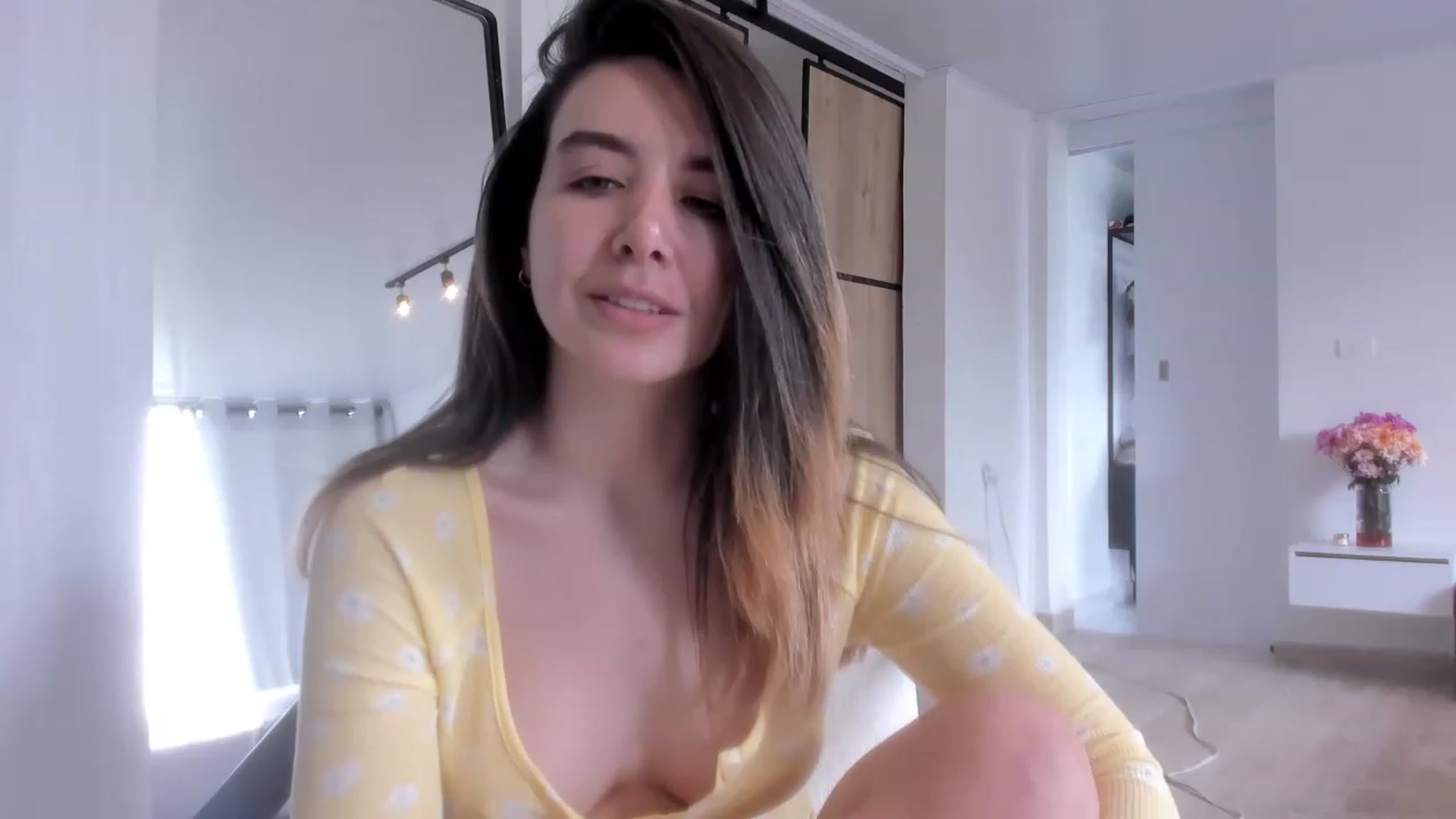 Gallery image thumbnail from LauraVega's myfreecams stream on, 01/22/2023, 17:02 image 15 of 20