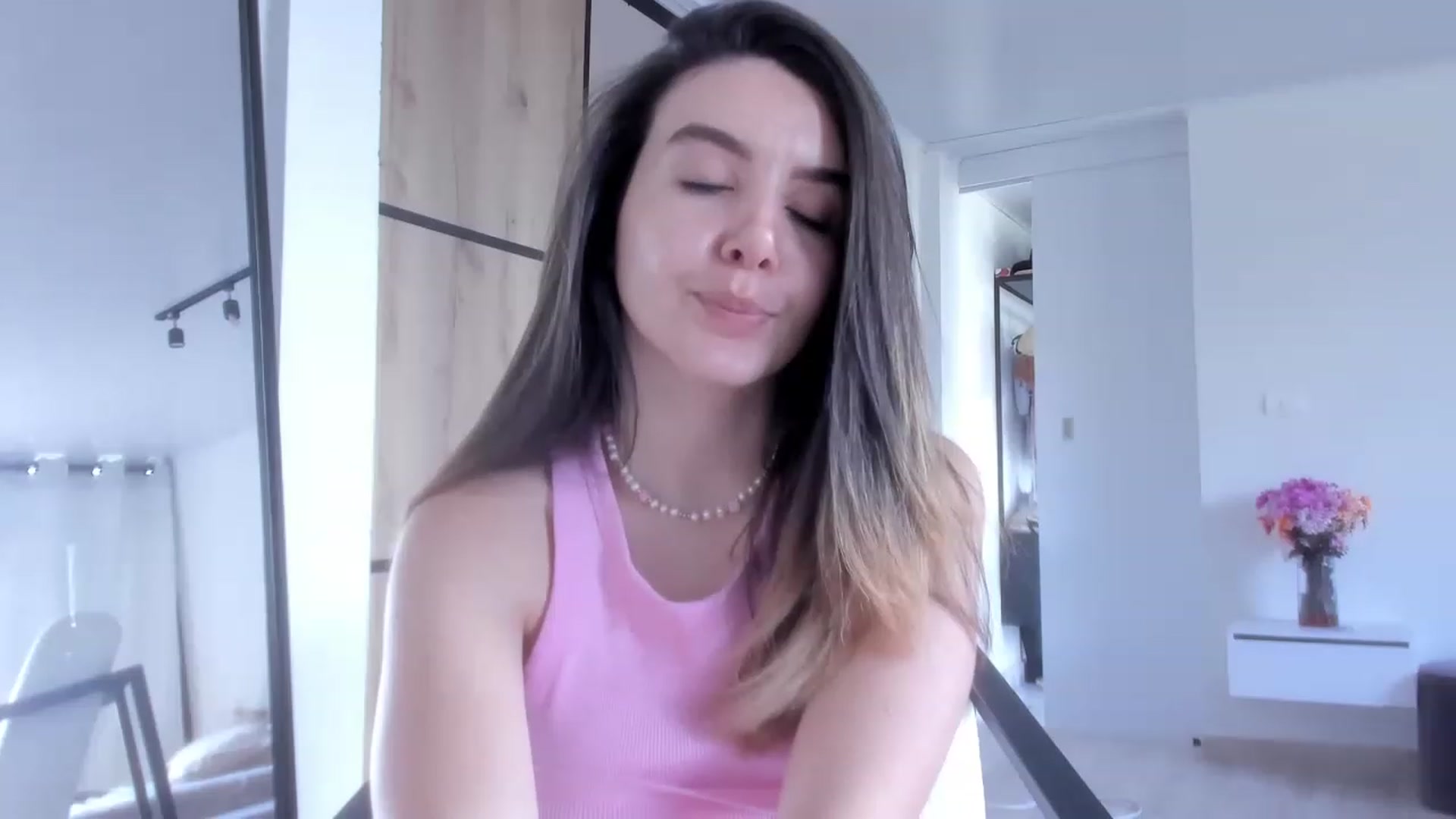 Gallery image thumbnail from LauraVega's myfreecams stream on, 01/26/2023, 17:12 image 16 of 20