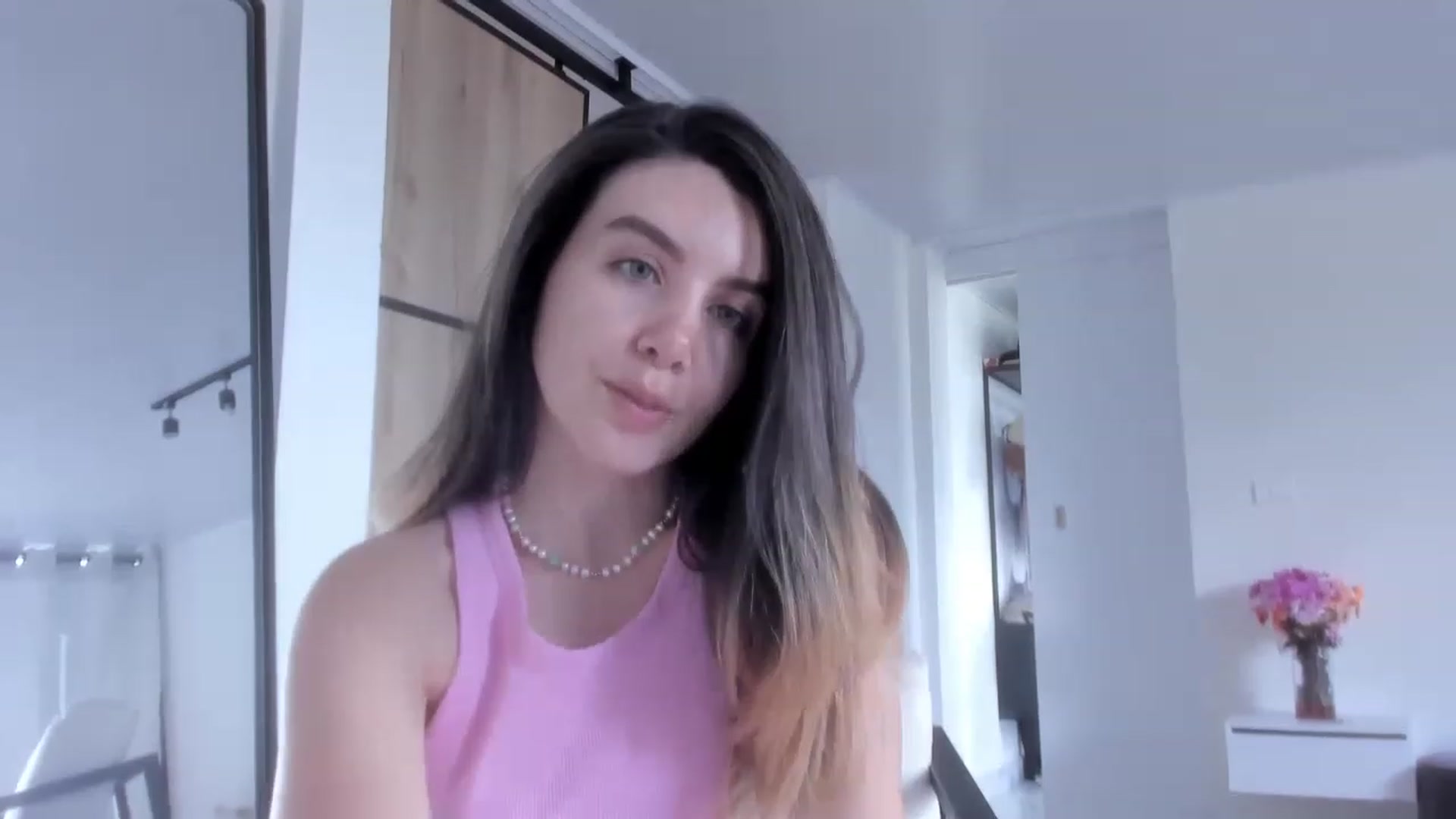 Gallery image thumbnail from LauraVega's myfreecams stream on, 01/26/2023, 17:12 image 17 of 20