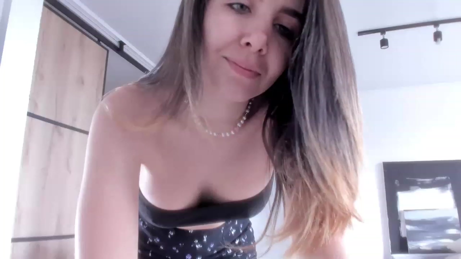 Gallery image thumbnail from LauraVega's myfreecams stream on, 01/27/2023, 16:59 image 2 of 20