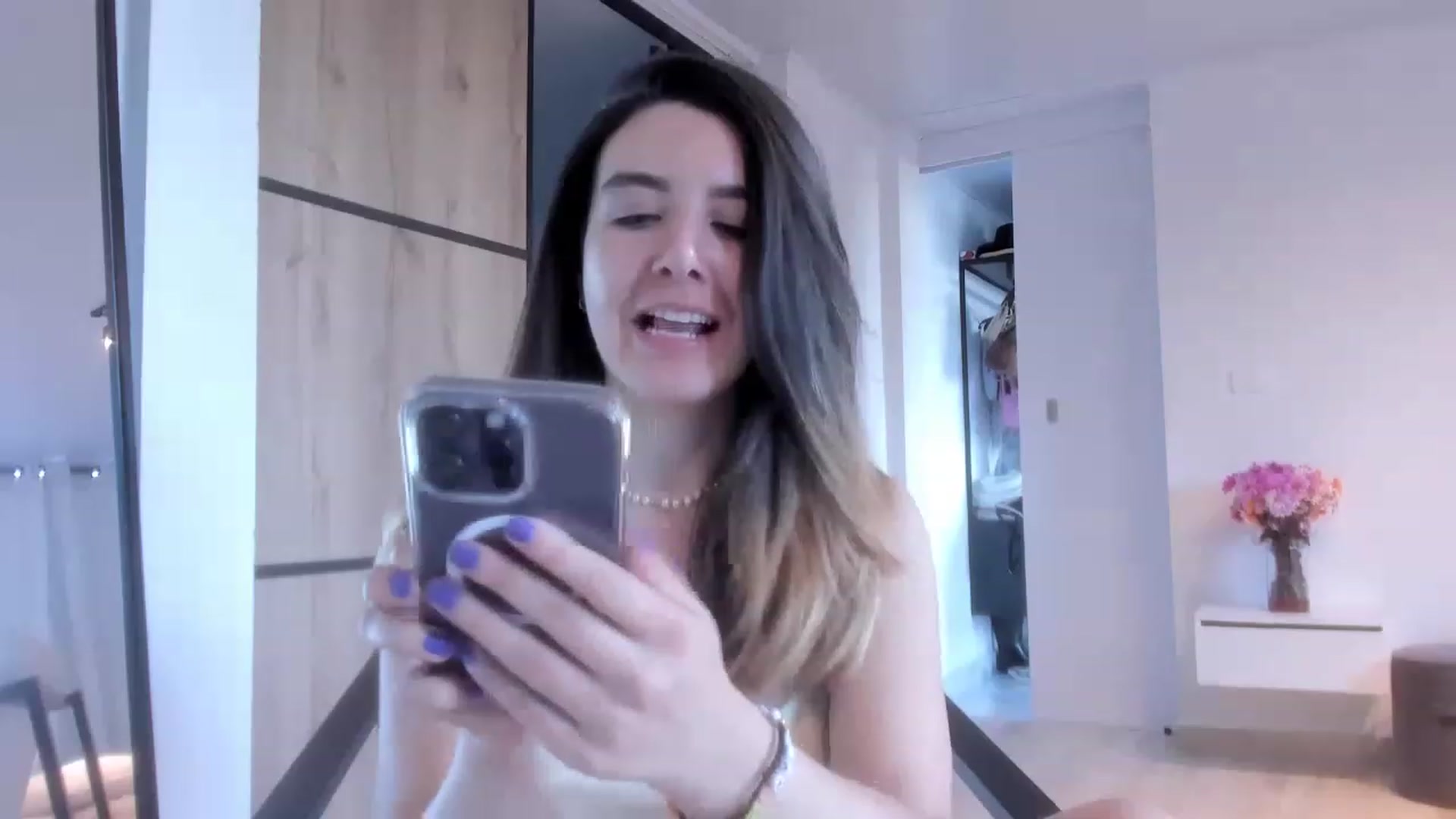 Gallery image thumbnail from LauraVega's myfreecams stream on, 01/27/2023, 23:44 image 13 of 20