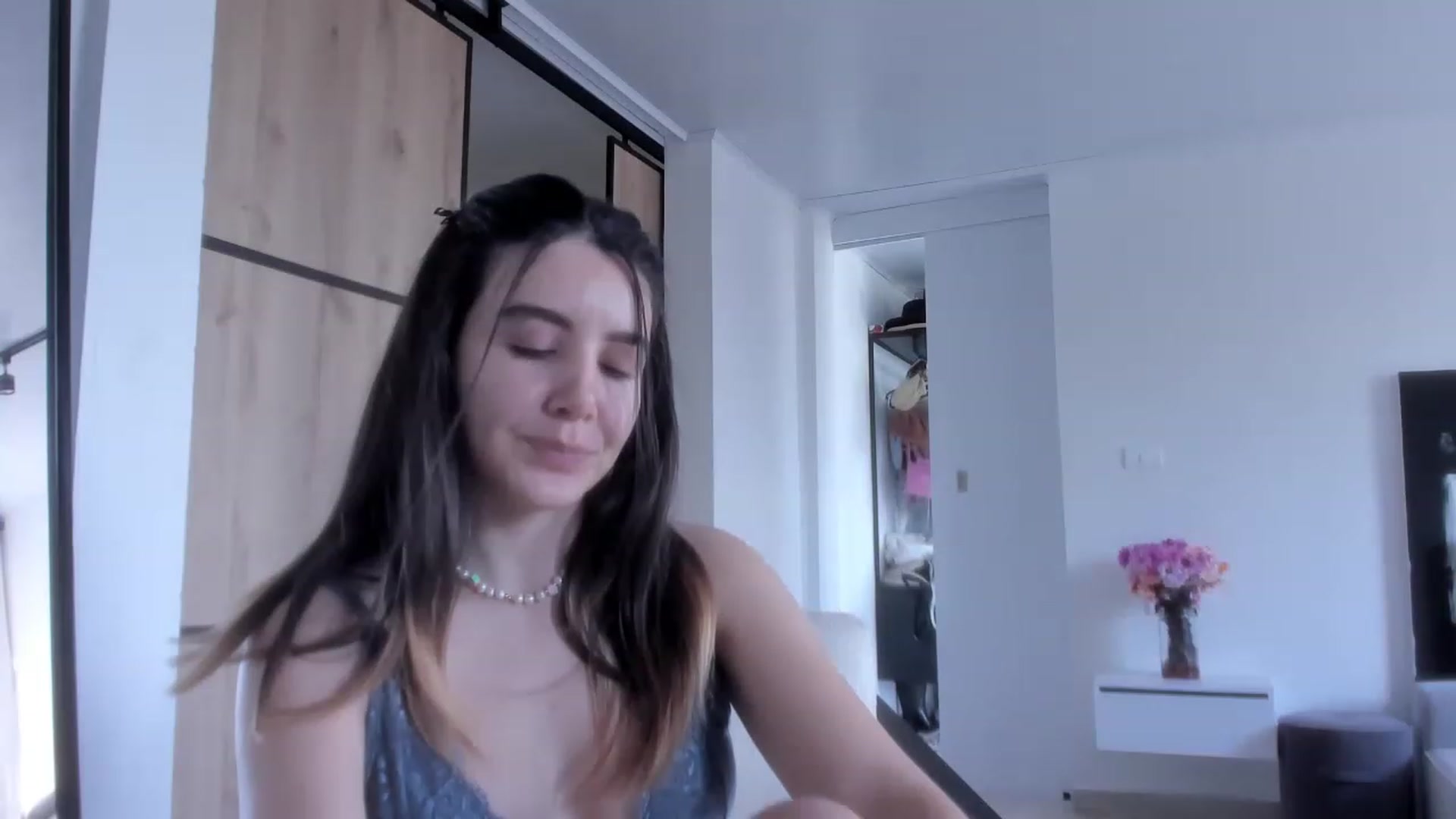 Gallery image thumbnail from LauraVega's myfreecams stream on, 01/29/2023, 18:03 image 7 of 20