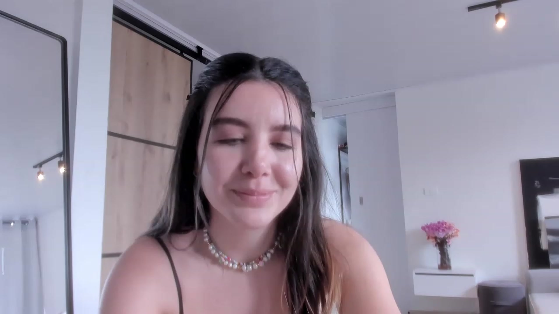 Gallery image thumbnail from LauraVega's myfreecams stream on, 01/30/2023, 16:36 image 2 of 20