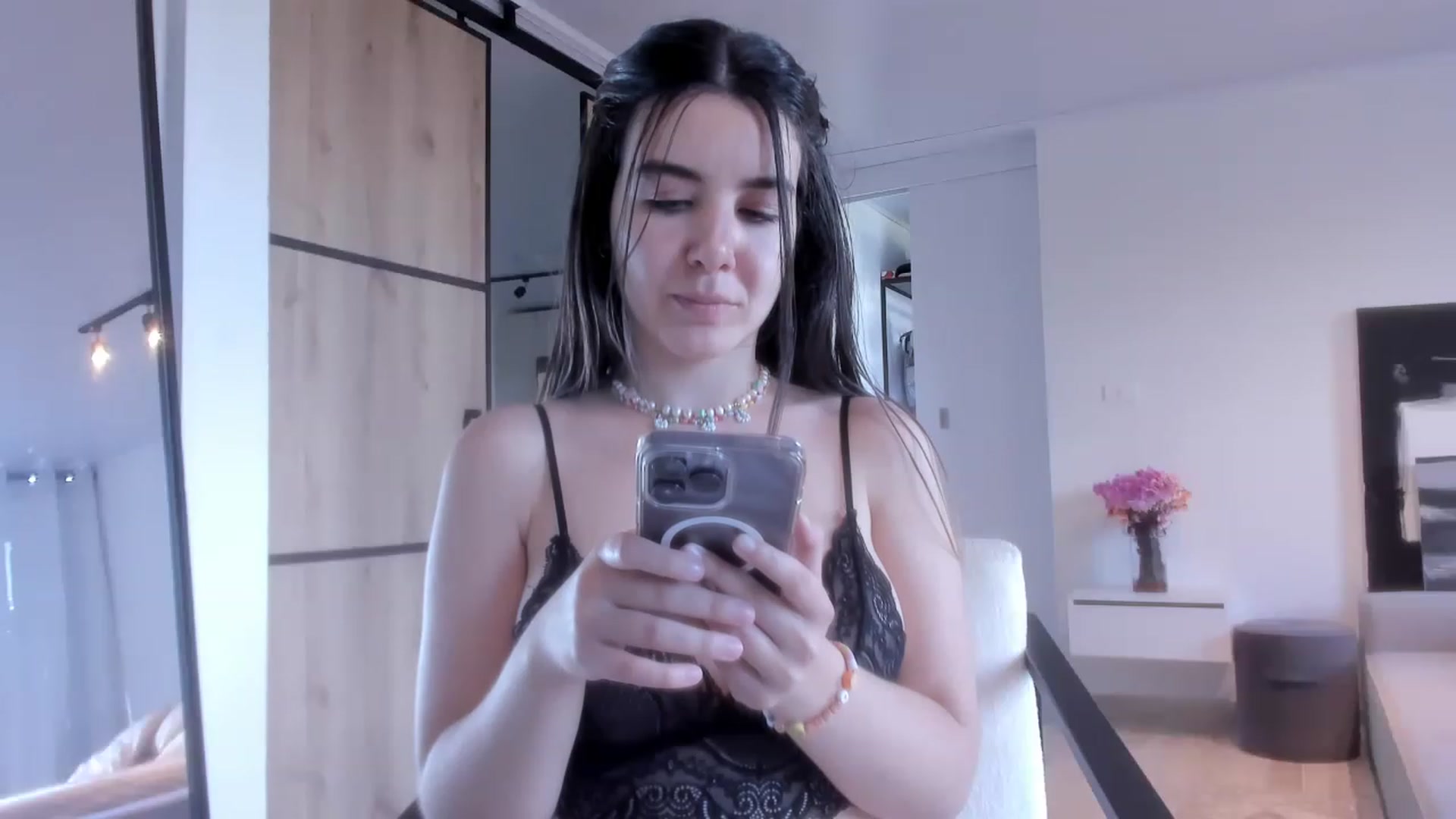 Gallery image thumbnail from LauraVega's myfreecams stream on, 01/30/2023, 21:23 image 19 of 20