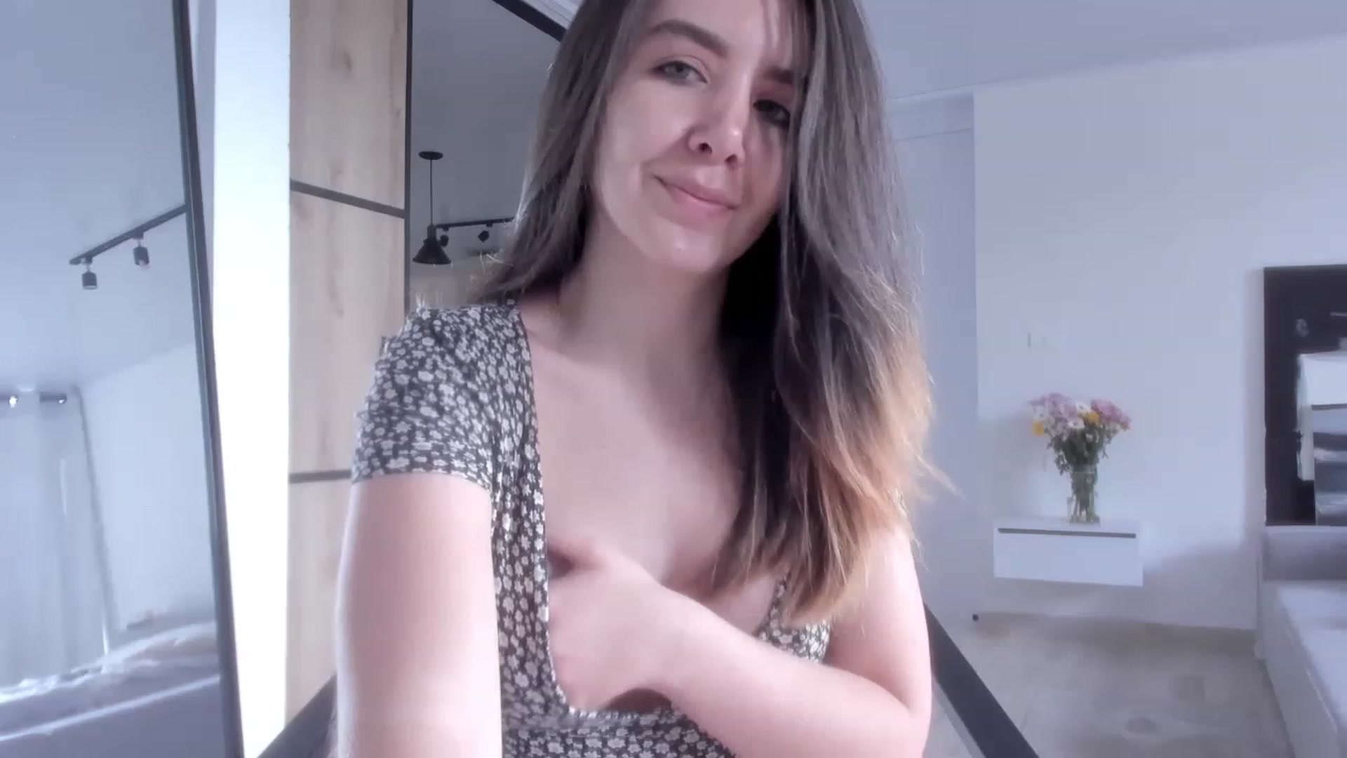 Gallery image thumbnail from LauraVega's myfreecams stream on, 02/13/2023, 17:02 image 3 of 20