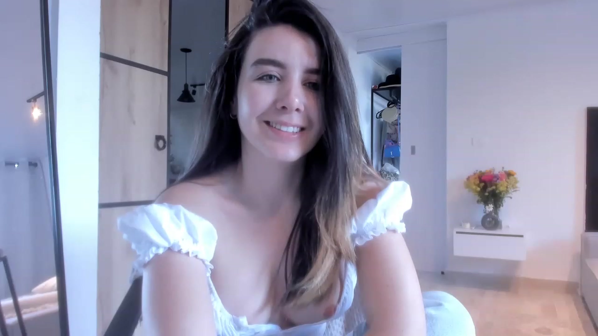 Gallery image thumbnail from LauraVega's myfreecams stream on, 02/25/2023, 23:08 image 14 of 20
